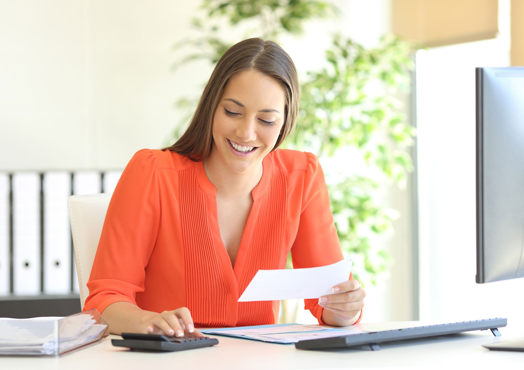 As your business grows, so do the demands of managing its finances. Bookkeeping, while essential, can quickly become overwhelming when your focus is stretched across multiple responsibilities. For many businesses, outsourcing bookkeeping is the ideal solution to maintain accurate records, stay compliant and free up time for growth. Here’s a guide to help you determine when it’s time to outsource your bookkeeping.